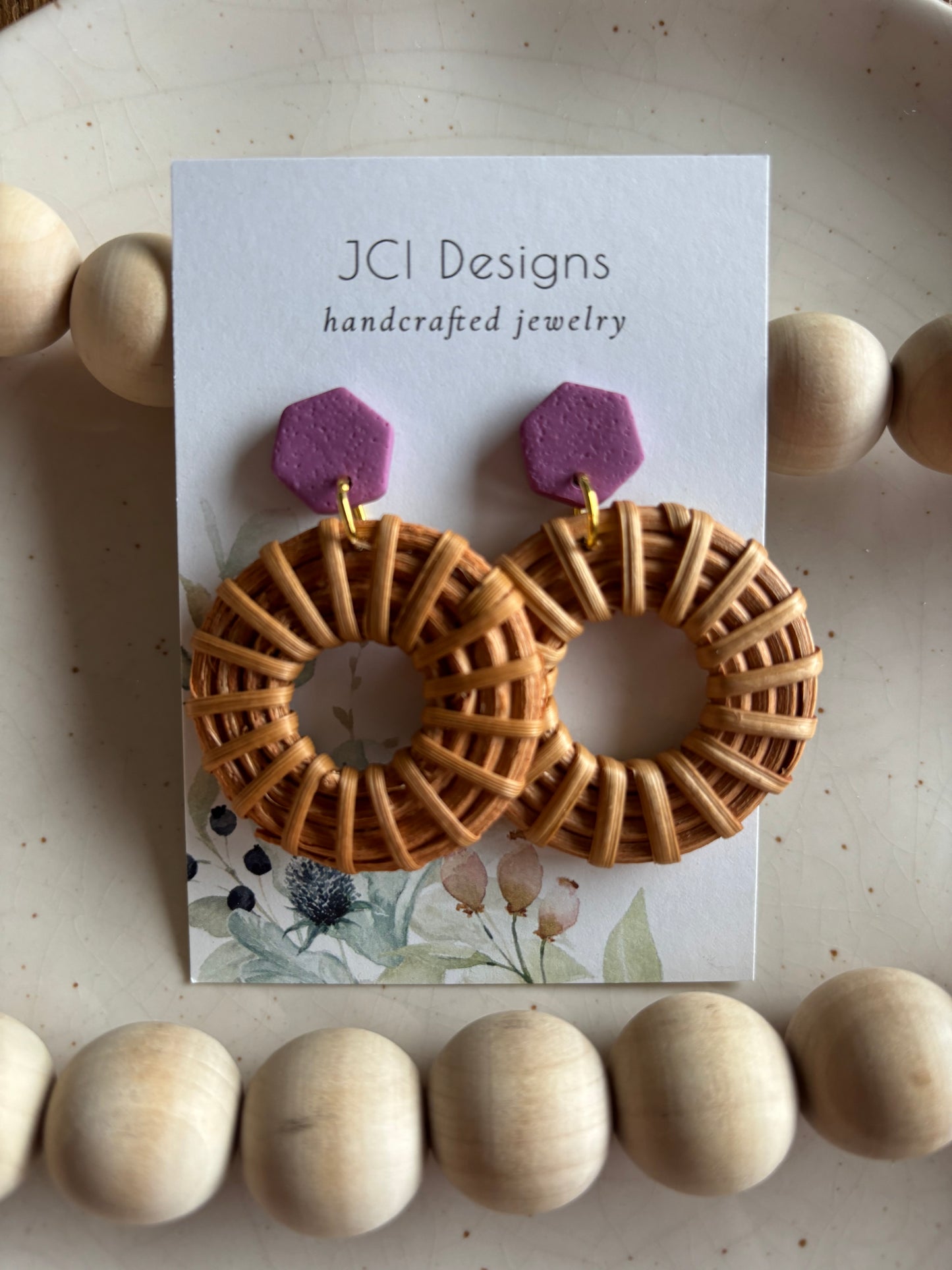 Large rattan danglers in mauve