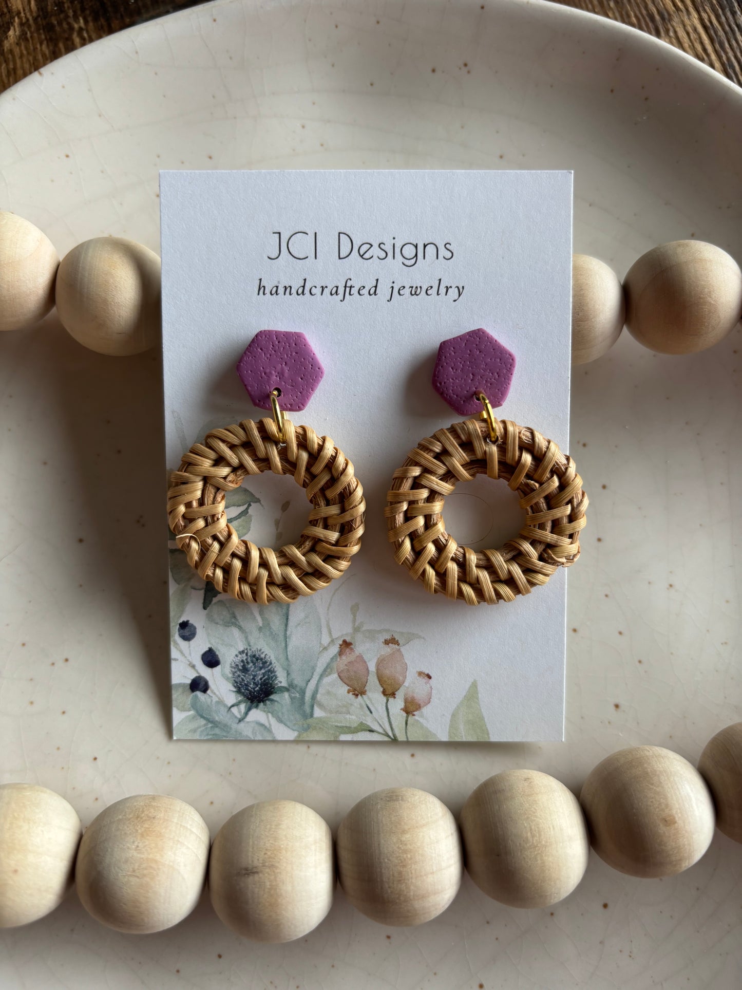 Medium rattan danglers in mauve