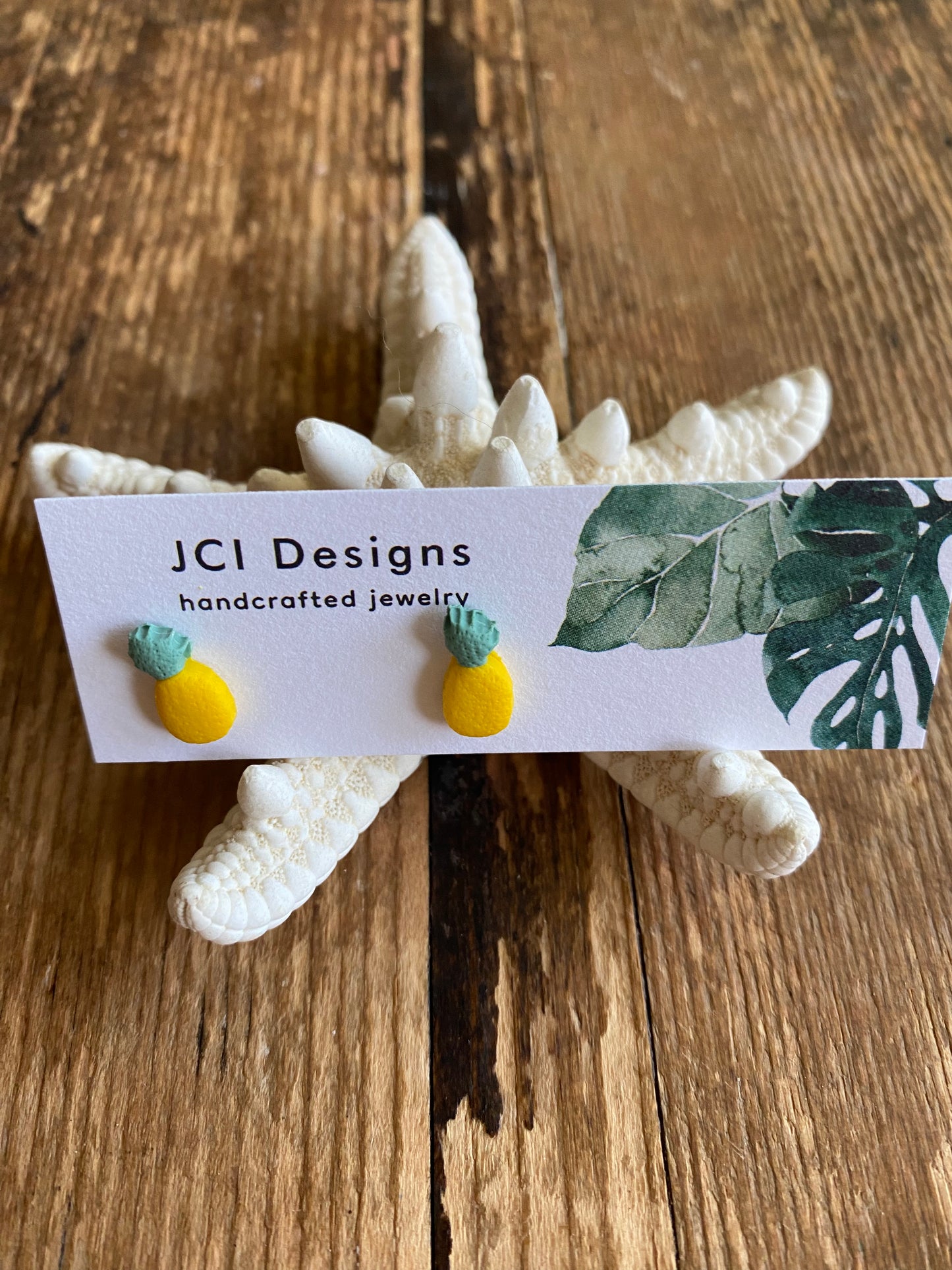 Pineapple studs