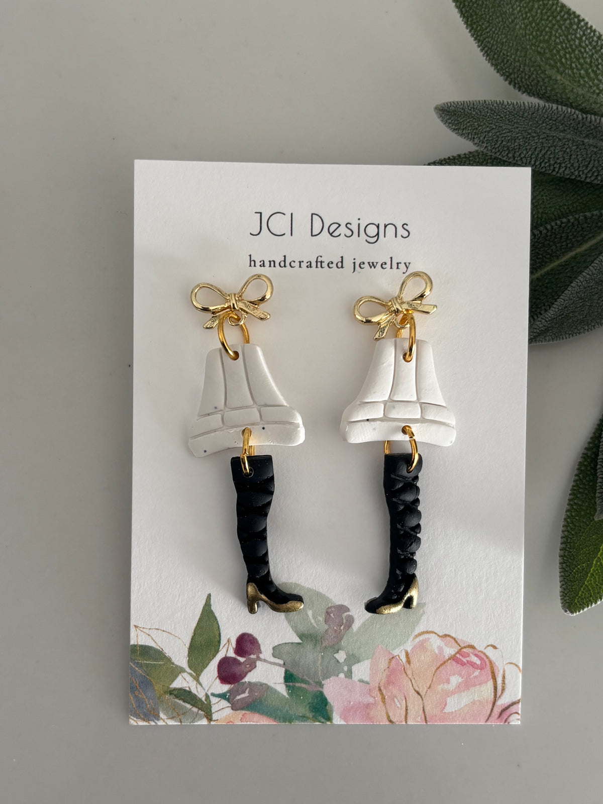 Leg lamp danglers