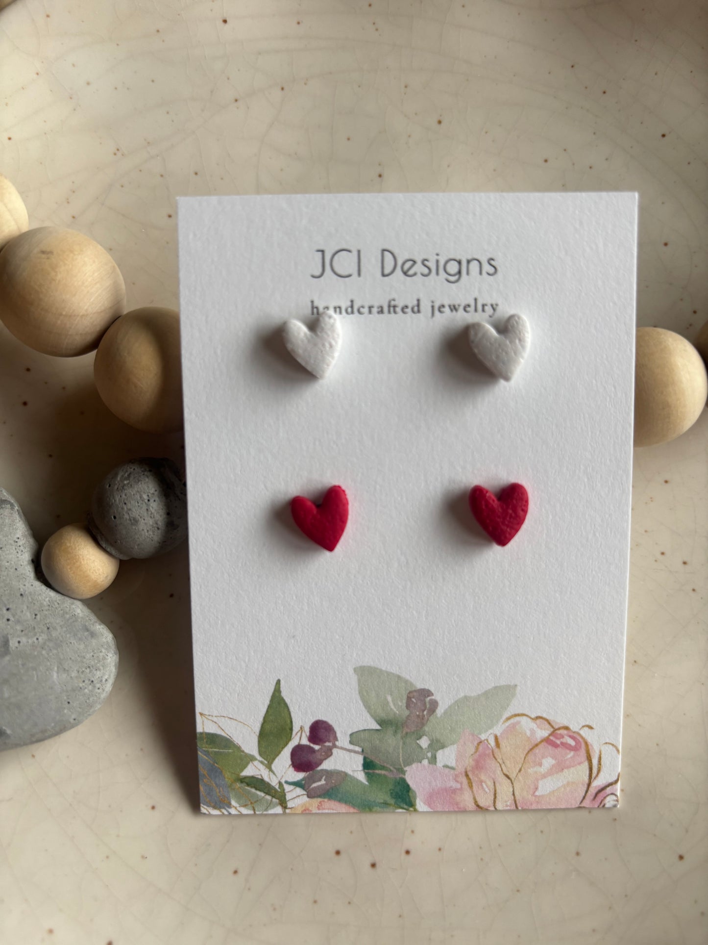 Mini heart studs in red and white