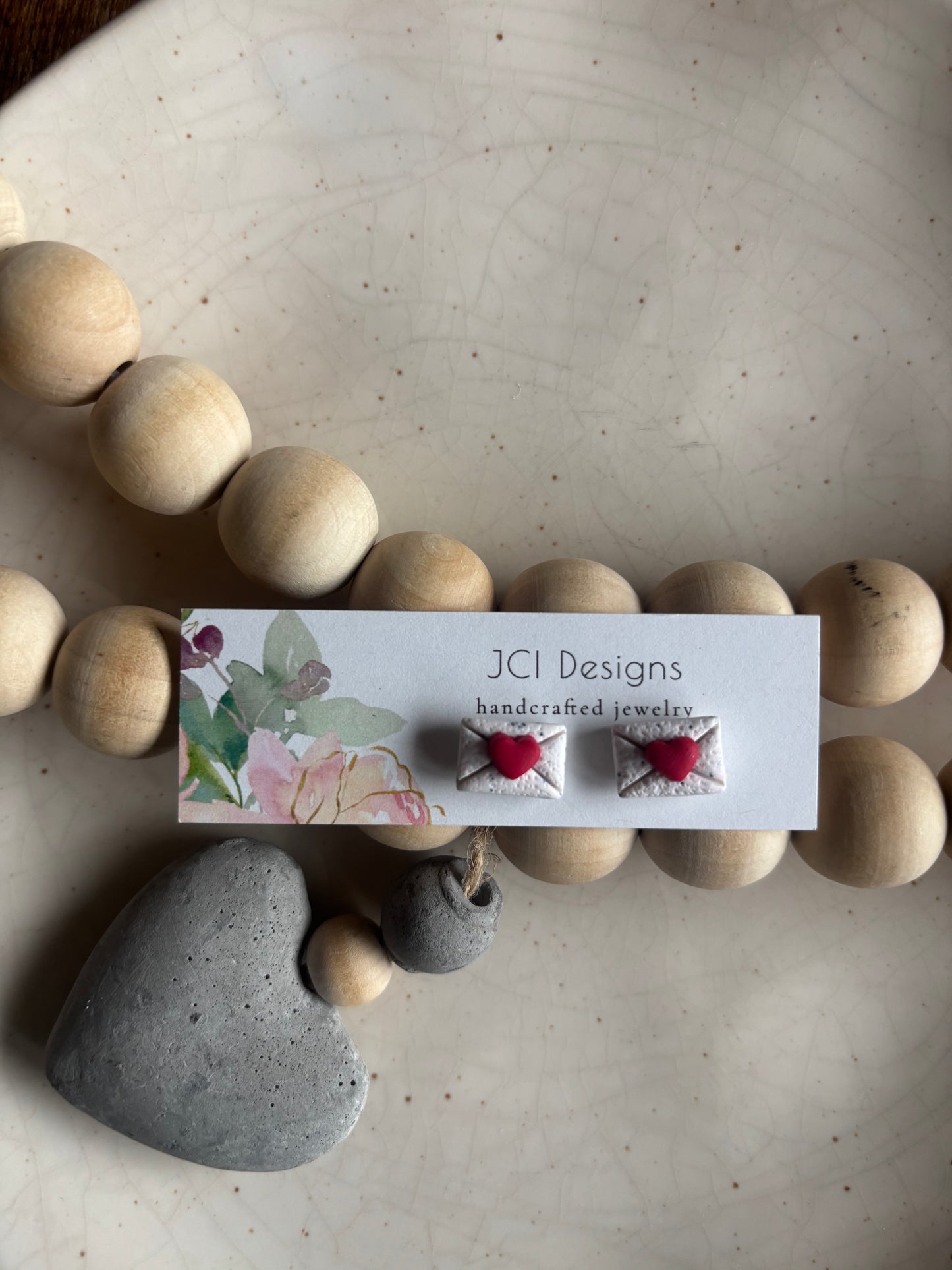 Envelope studs