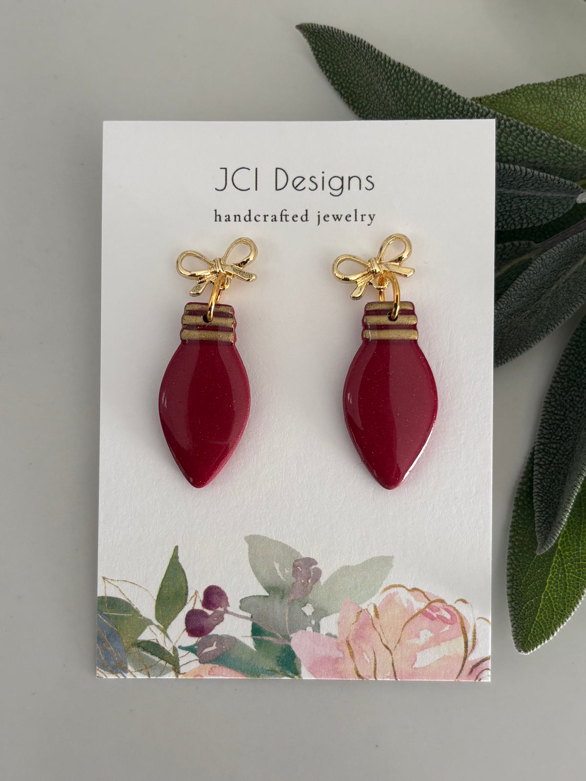 Light bulb danglers in red