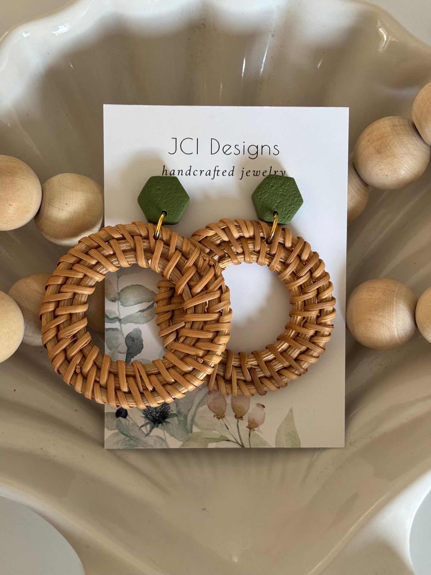 Rattan in sage
