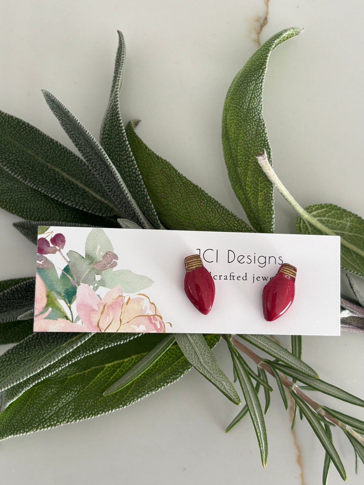 Light bulb studs in red