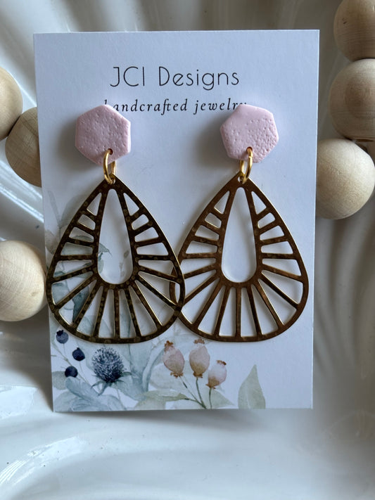 Lace drops in light pink