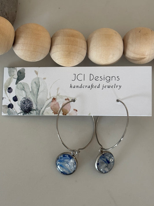 Stainless hoops in frost blue