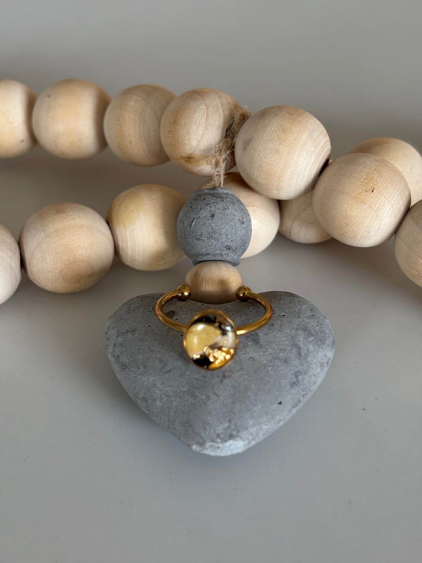 Gold oval ring in cats eye