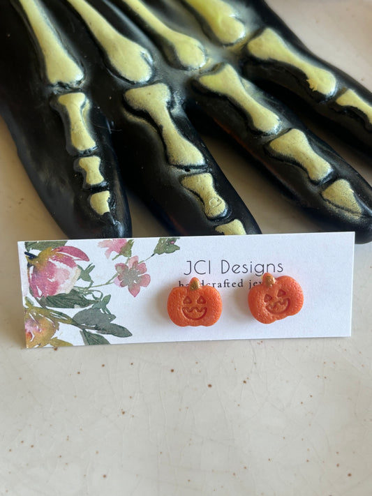 Jack-o’-lantern studs