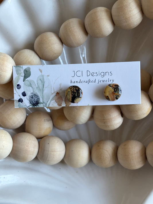 Button studs in cats eye