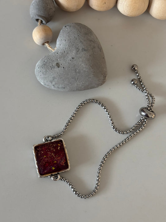 Square chain bracelet in Merlot